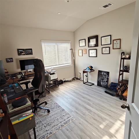 Building Photo - 1308 Creekbank Dr