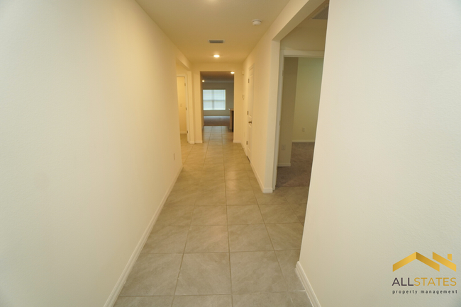 Building Photo - 640 SE 65th Terrace