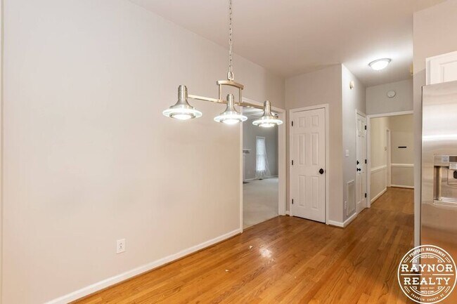 Building Photo - 810 Tacy Pl