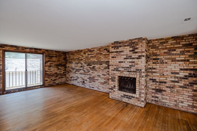 Building Photo - 1255 W Belden Ave