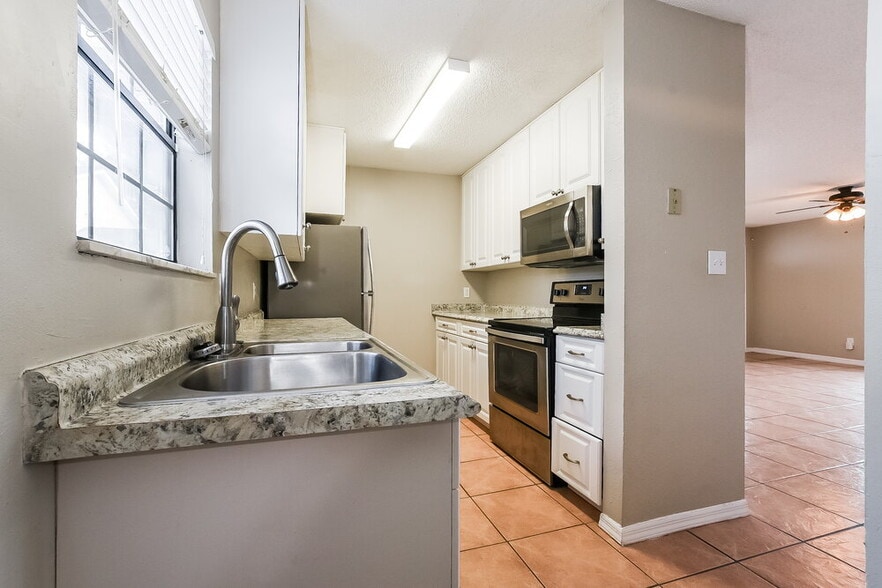 Building Photo - 515 Beechwood Ave