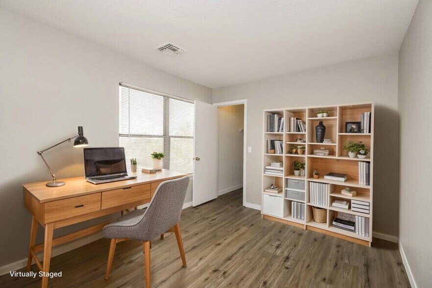 Building Photo - 650 E Woodsman Pl