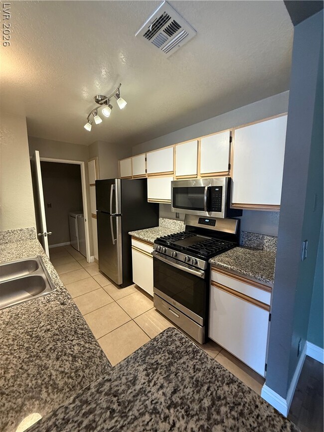 Building Photo - 2200 S Fort Apache Rd