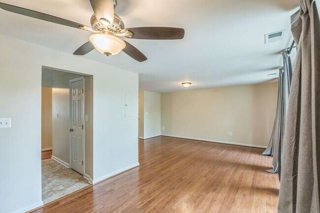 Building Photo - 3309 Huntley Sq Dr