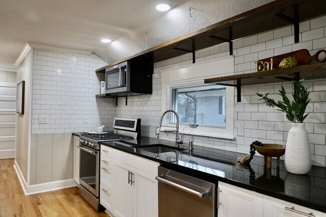 Building Photo - Stunning Historic Estate + In Ground Pool + Private Carriage House + Chef's Kitchen + Two Car Garage