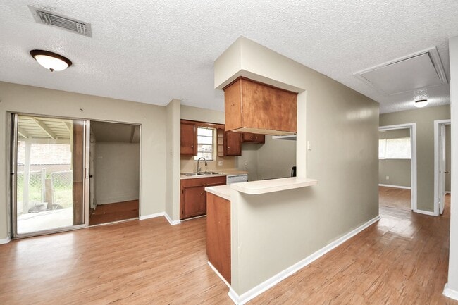 Building Photo - 1006 Perry St