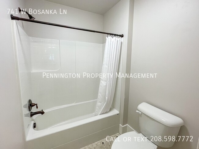 Building Photo - 741 W Bosanka Ln