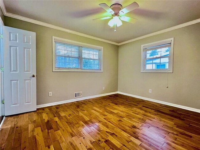 Building Photo - 3064 Hermance Dr NE