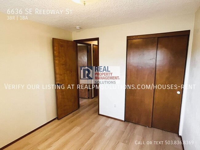 Building Photo - 6636 SE Reedway St