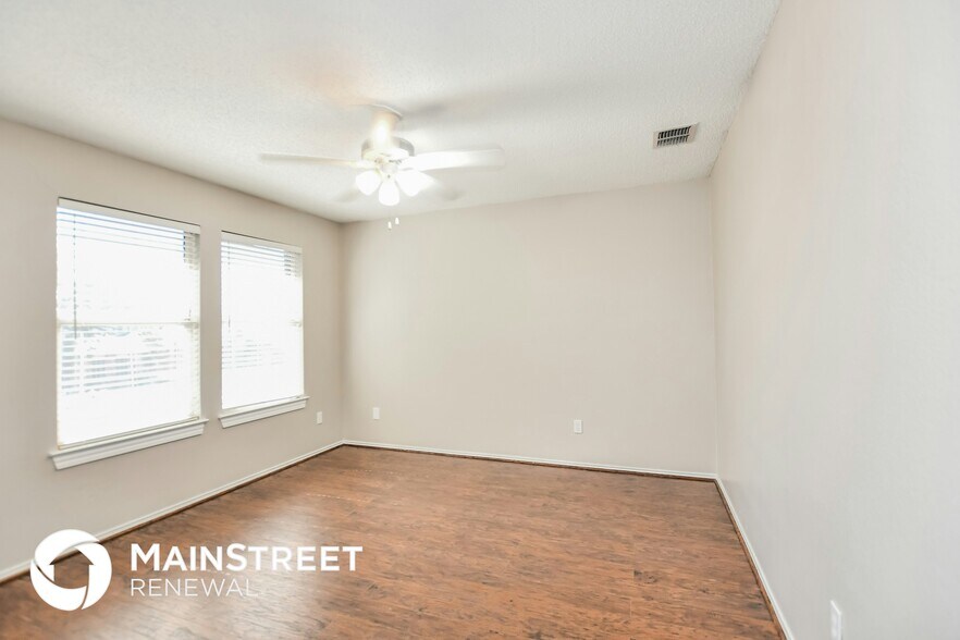 Building Photo - 1202 Starpoint Ln