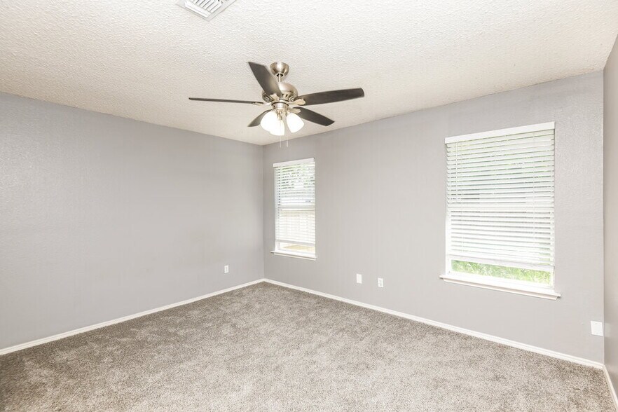 Building Photo - 2607 Whitehurst Dr