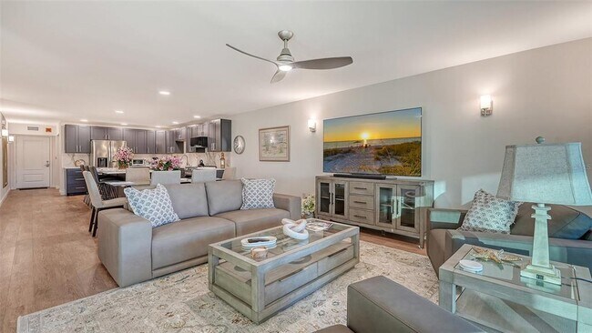 Building Photo - 5757 Gulf of Mexico Dr