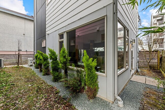 Building Photo - 4036 Linden Ave N