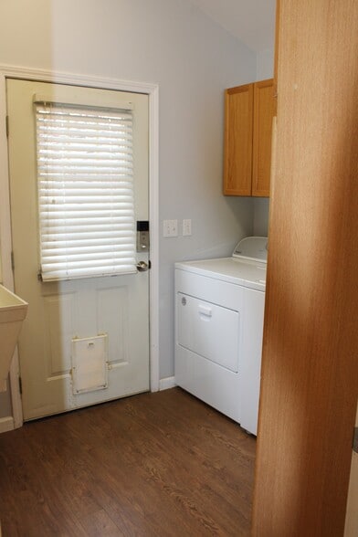 Building Photo - 244 N Emerson Ave