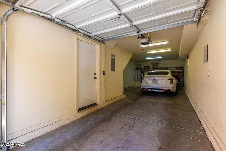 Building Photo - 9551 E Redfield Rd