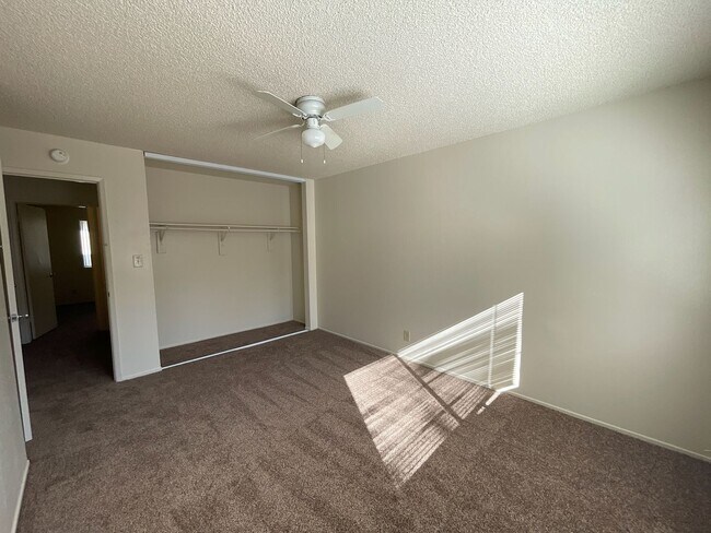 Building Photo - Large Upstairs 2-Bedroom with New Carpet & On-Site Laundry