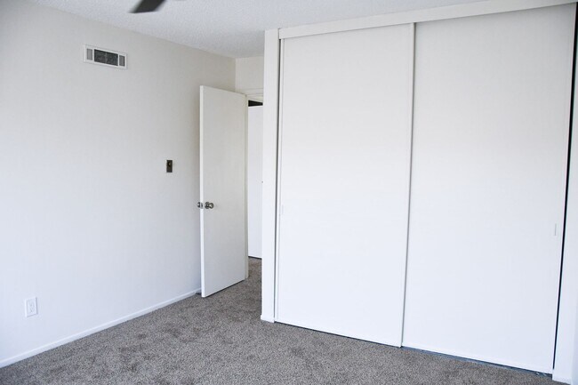 Building Photo - Tularosa (344) West