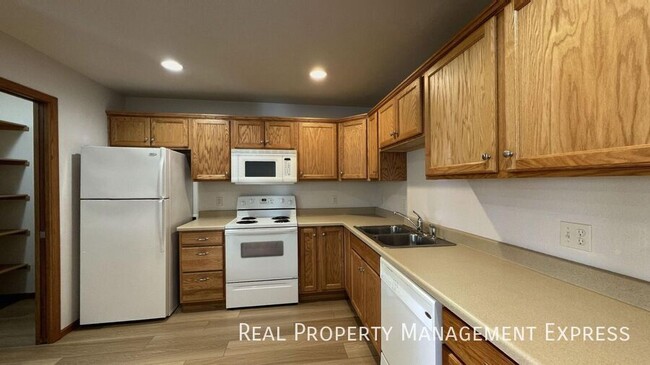 Building Photo - Spacious 1 Bedroom Apartment in Brandon, SD!