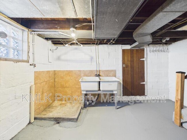 Building Photo - 444 7th St