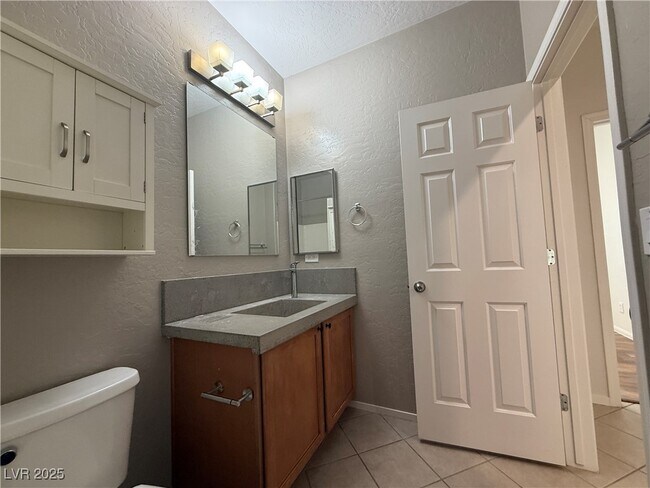 Building Photo - 2739 Mintlaw Ave