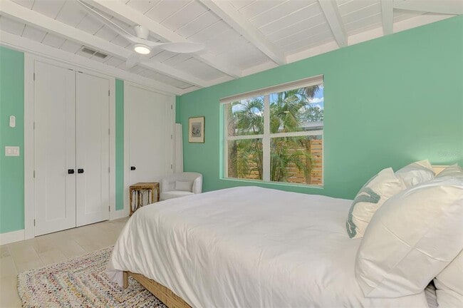 Building Photo - 5253 Avenida Del Mare