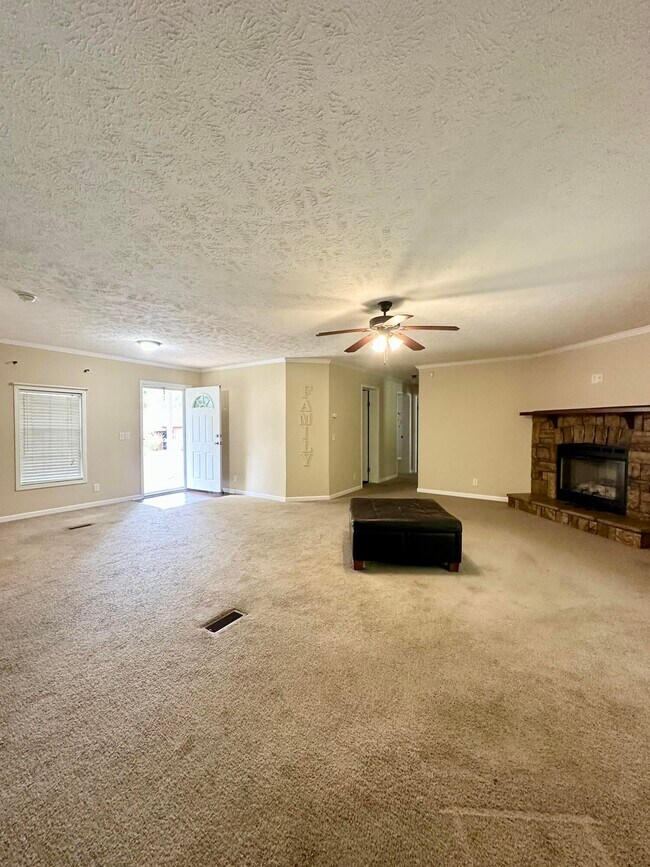 Building Photo - 3011 Ryans Creek Rd