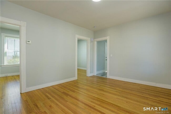 Building Photo - 21 Bayview Ave