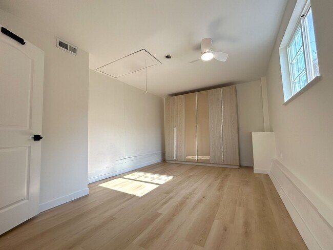 Building Photo - Charming Menlo Park Home in Picturesque Ne...