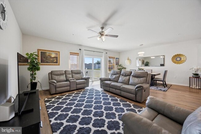 Building Photo - 68 Painters Wy