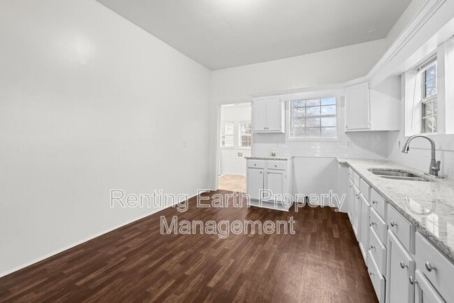 Building Photo - 5722 Terrace Ave