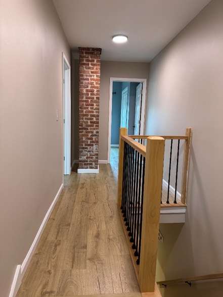 Building Photo - 53 Maple Ave