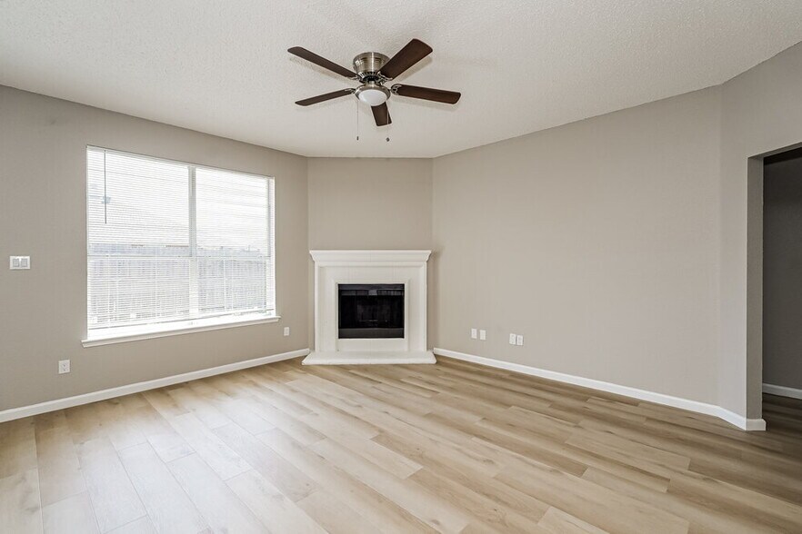 Building Photo - 6332 Downeast Dr