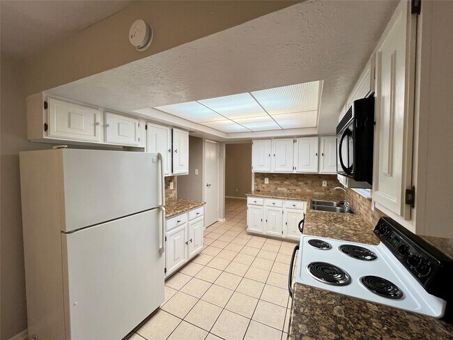 Building Photo - 17 Briervine Ct