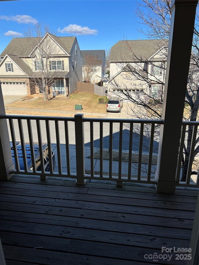 Building Photo - 142 Saye Pl