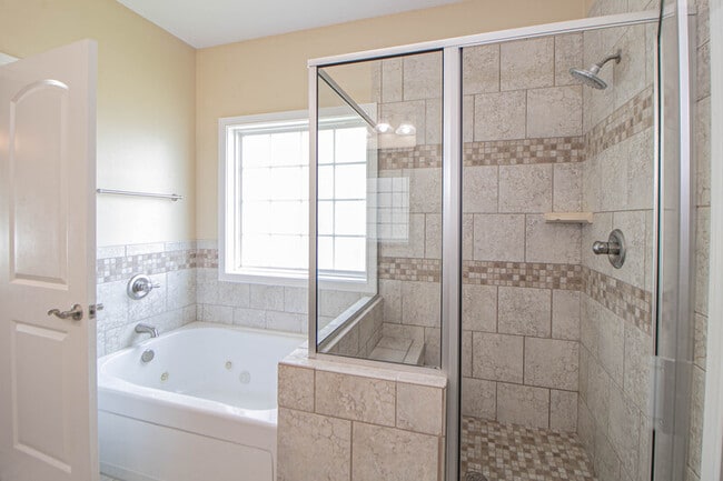 Building Photo - 809 Carousel Ct