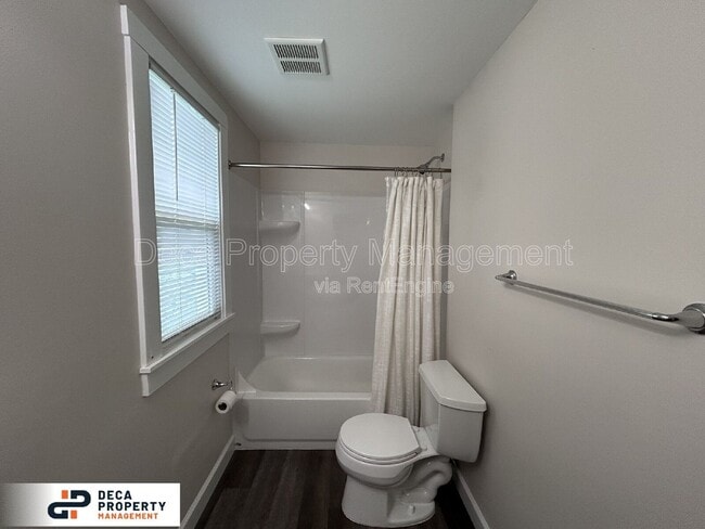 Building Photo - 4930 Tiemann Ave