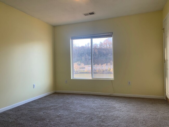 Building Photo - Star City - 4 Bedroom, 4 bath Condo - Available 08/05/2026