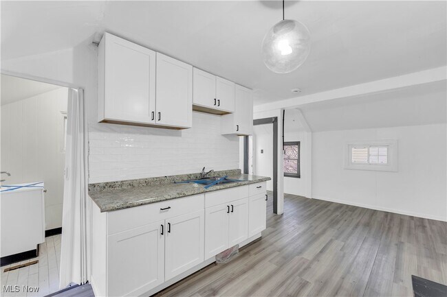 Building Photo - 14917 Darwin Ave