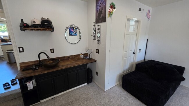 Building Photo - Heart of Puyallup Stunner; a Must See!