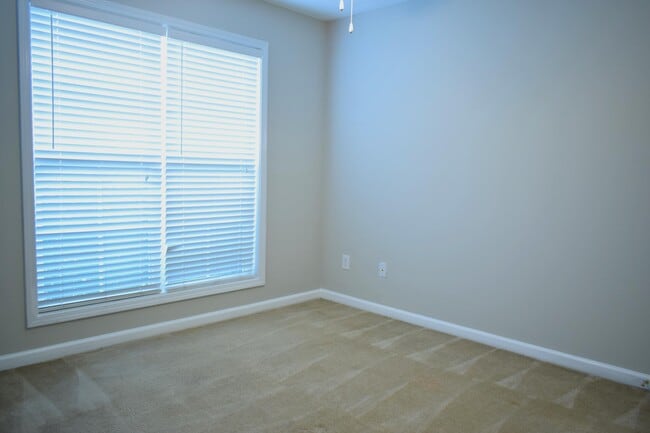 Building Photo - 106 Grove Landing Ct