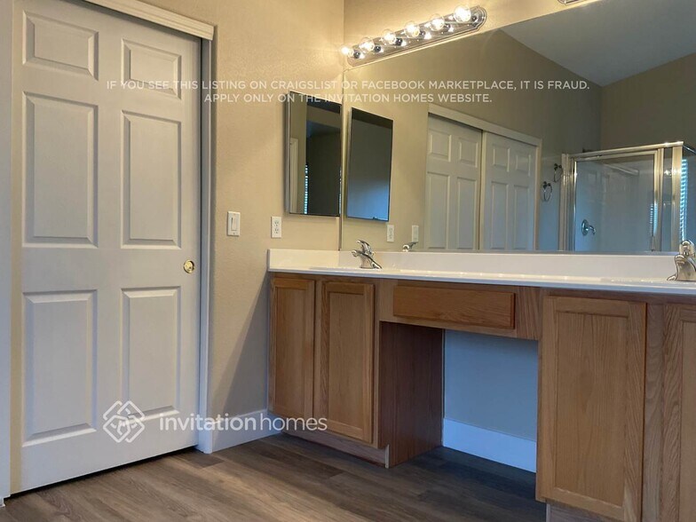 Building Photo - 10928 Salernes St