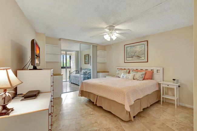Building Photo - SUNTIDE BEACH CONDO FOR RENT