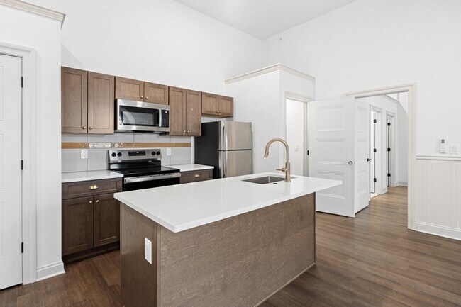 Building Photo - 401 Martin St