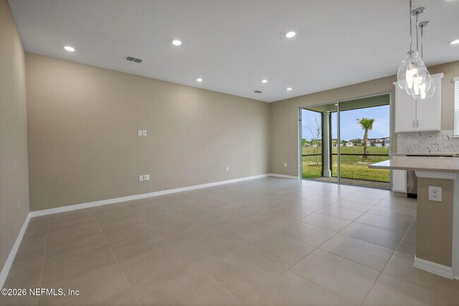 Building Photo - 365 Cherry Elm Dr