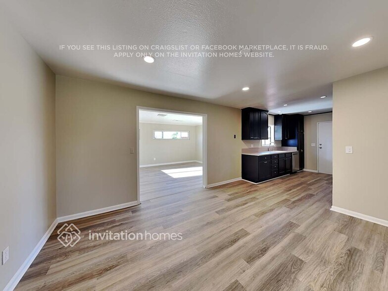 Building Photo - 10326 Pendleton St