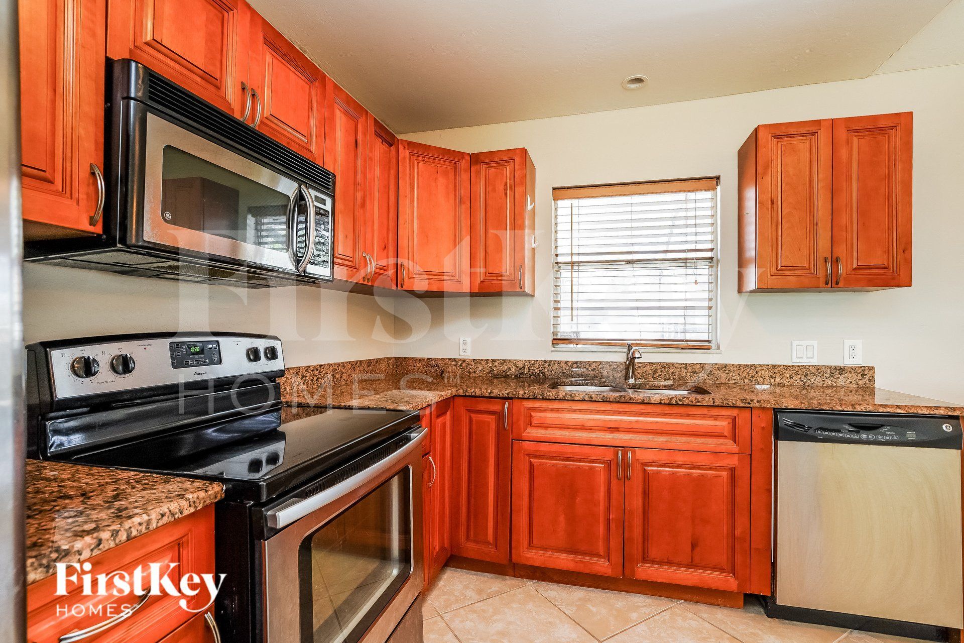 Building Photo - 4104 SW 7th Ave