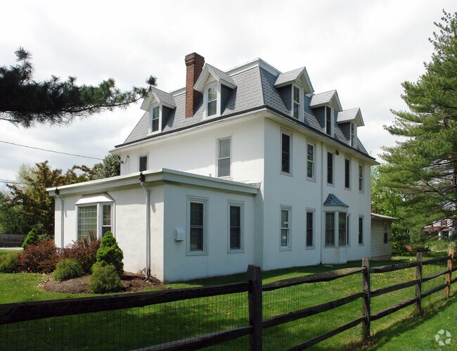 Primary Photo - 1804 W Main St