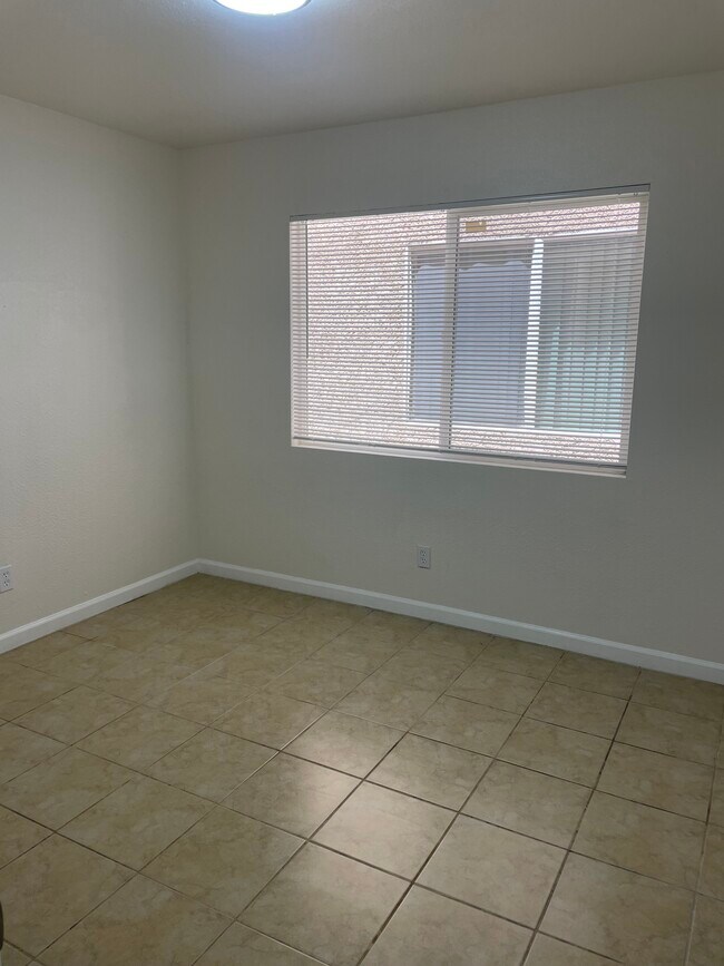 Building Photo - 4654 33rd St