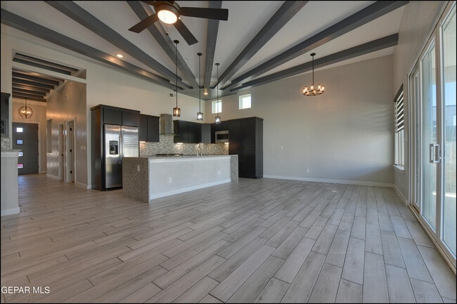 Building Photo - 12333 Desert Wolf Ave