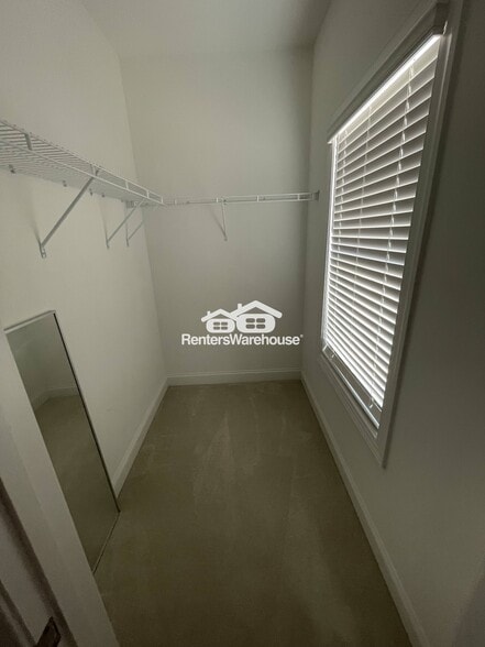 Building Photo - 1974 Drew Dr